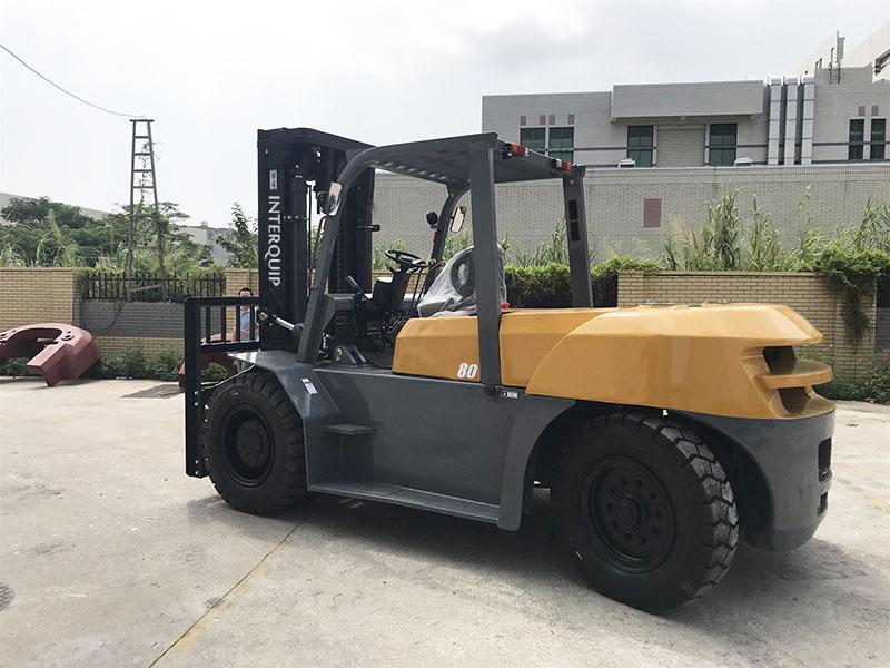 forklift with clamp